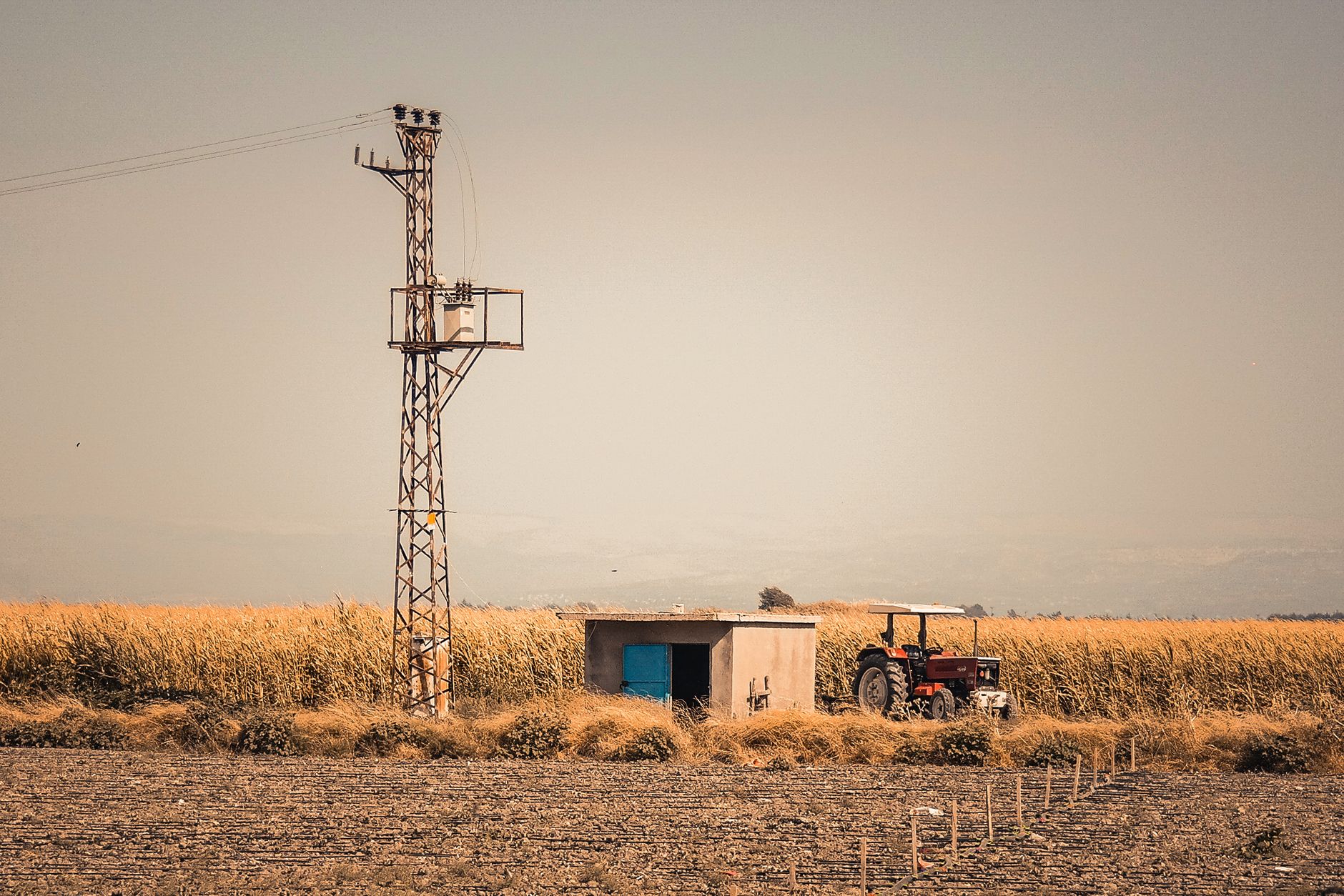 Selling Land With a Mobile Home, Barn, or Other Structure Already On It
